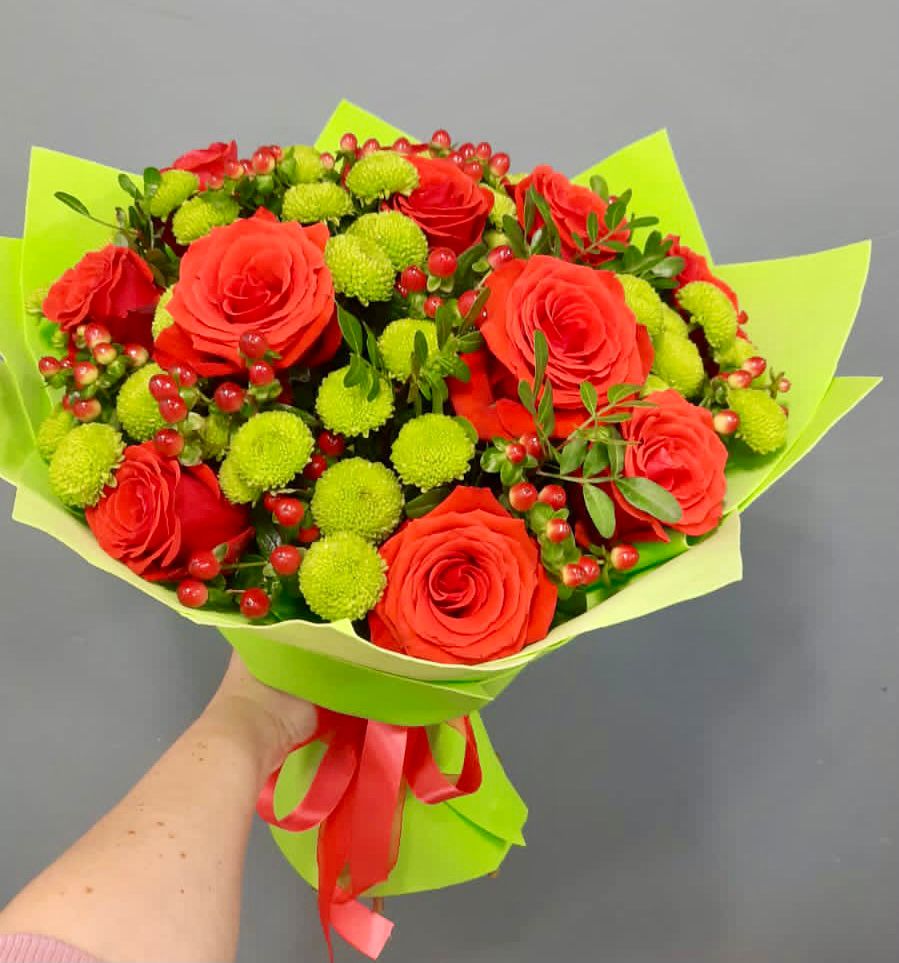 Букет цветов из: Хризантемы и Розы в Пыталово