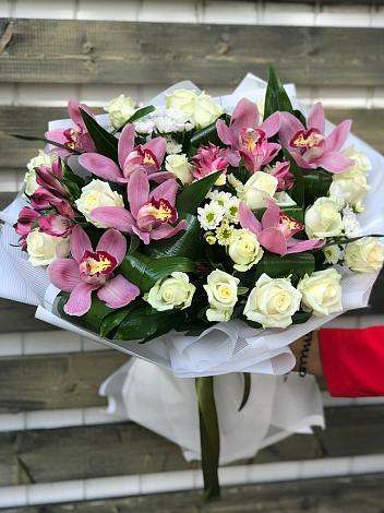Букет цветов из: Розы и Хризантемы в Пыталово