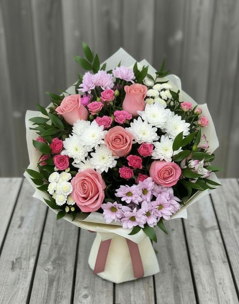 Букет цветов из: Альстромерии, Гвоздики, Розы и Хризантемы в Пыталово
