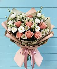 Букет цветов из:  Розы, Альстромерии и Лизиантусы в Пыталово