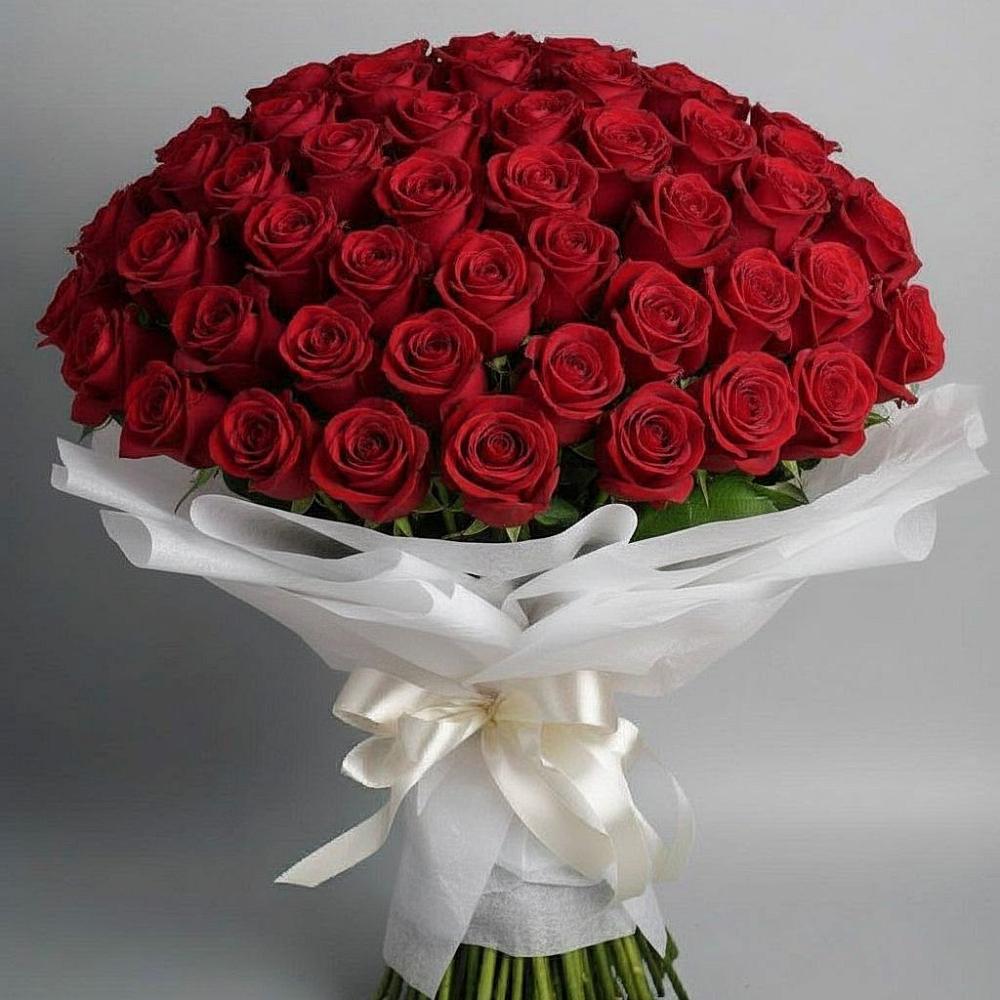 Букет 101 Красная роза Блэк Мэджик в Пыталово