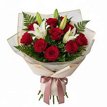Букет цветов из:  Лилии и Розы в Пыталово