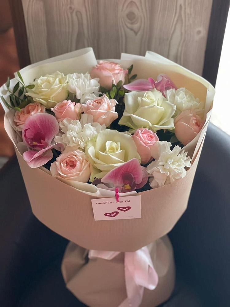 Букет цветов из: Орхидеи, Розы и Гвоздики в Пыталово