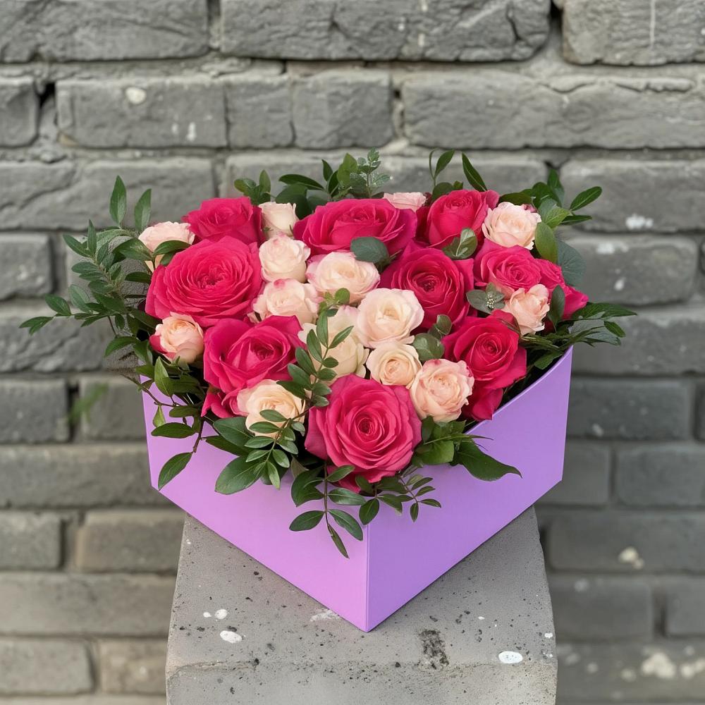 Цветочная композиция из Розы в коробке в Пыталово