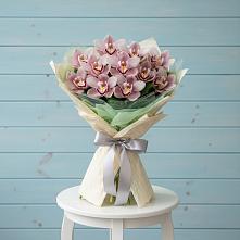 Букет цветов из:  Орхидеи и Розы #REPLACE_PRED# Пыталово