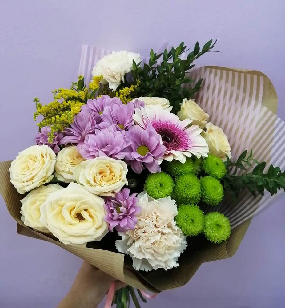 Букет цветов из: Хризантемы, Розы, Гвоздики и Герберы в Пыталово