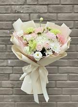 Букет цветов из:  Гвоздики, Розы, Лизиантусы и Хризантемы #REPLACE_PRED# Пыталово