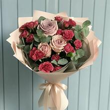 Букет цветов из:  Гвоздики и Розы в Пыталово