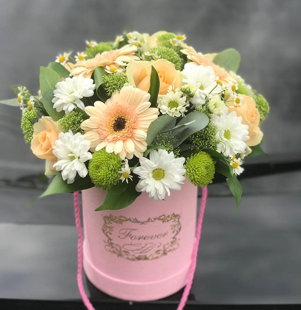 Цветочная композиция из Розы, Герберы и Хризантемы в шляпной коробке в Пыталово