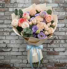 Букет цветов из:  Розы, Лизиантусы и Гвоздики в Пыталово