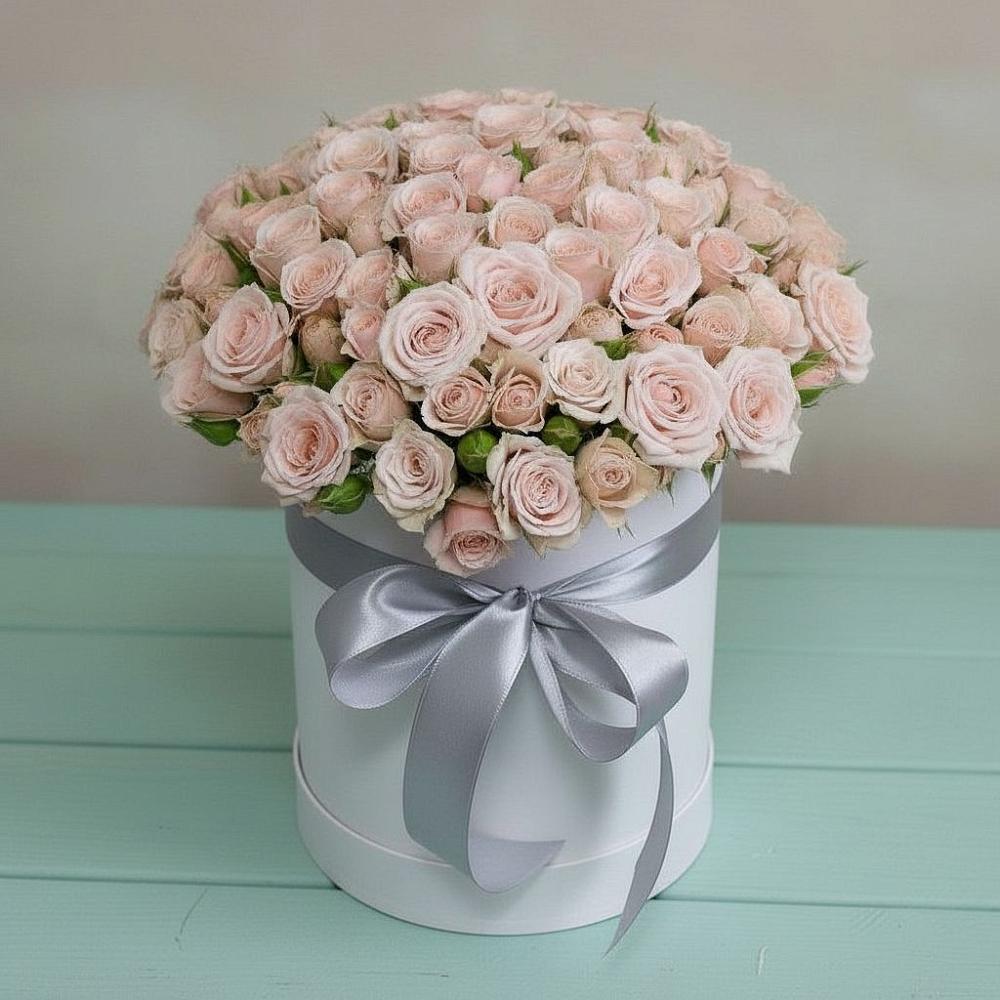 Цветочная композиция из Розы в шляпной коробке в Пыталово